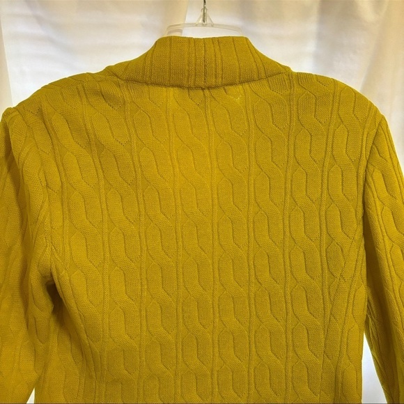 ST. JOHN HARVEST GOLD SWEATER SET FROM THE RESORT COLLECTION SIZE SMALL - Picture 4 of 12